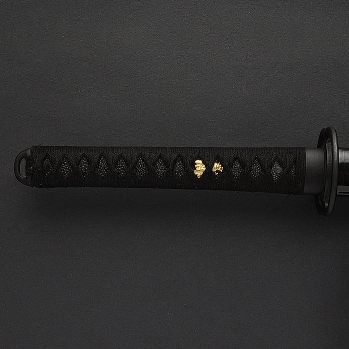 Full view of the tsuka featuring wasp themed menuki.