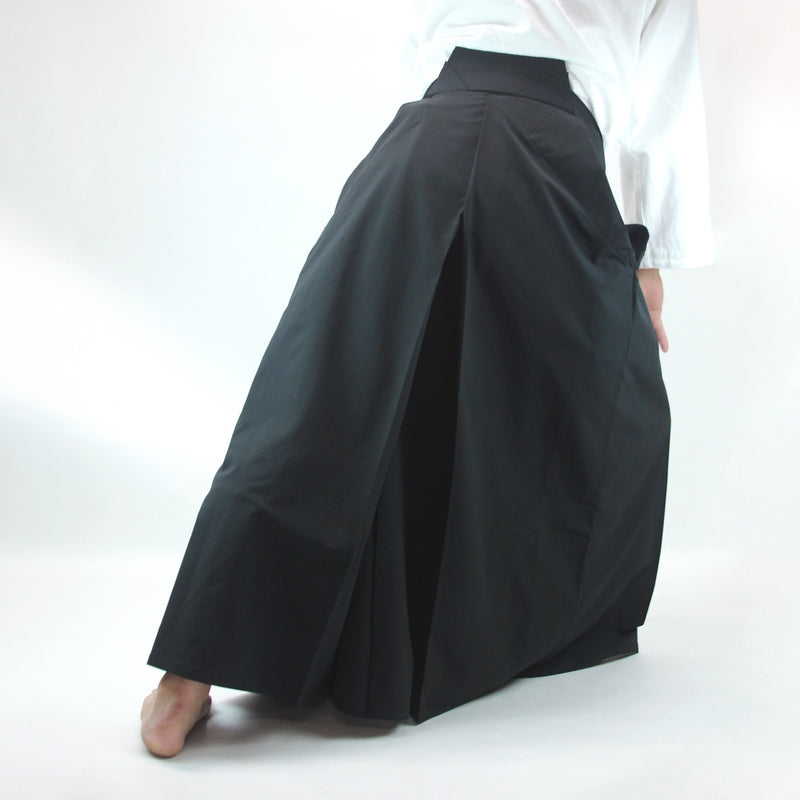 Aikido Stretch Hakama TSUBASA back view model