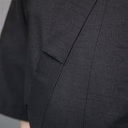 The iaidogi seen from the front when worn.