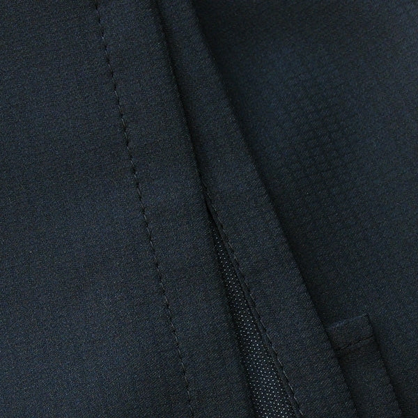 Close-up of the stitching and uchimizu fabric.