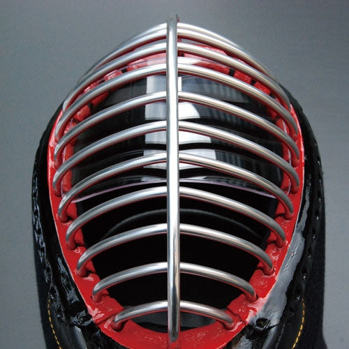 The eye guard inserted into the men.