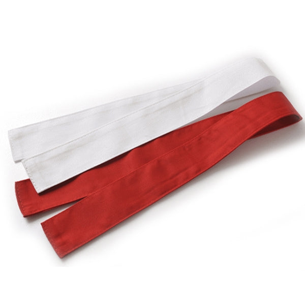 Full view of the red and white tasuki.