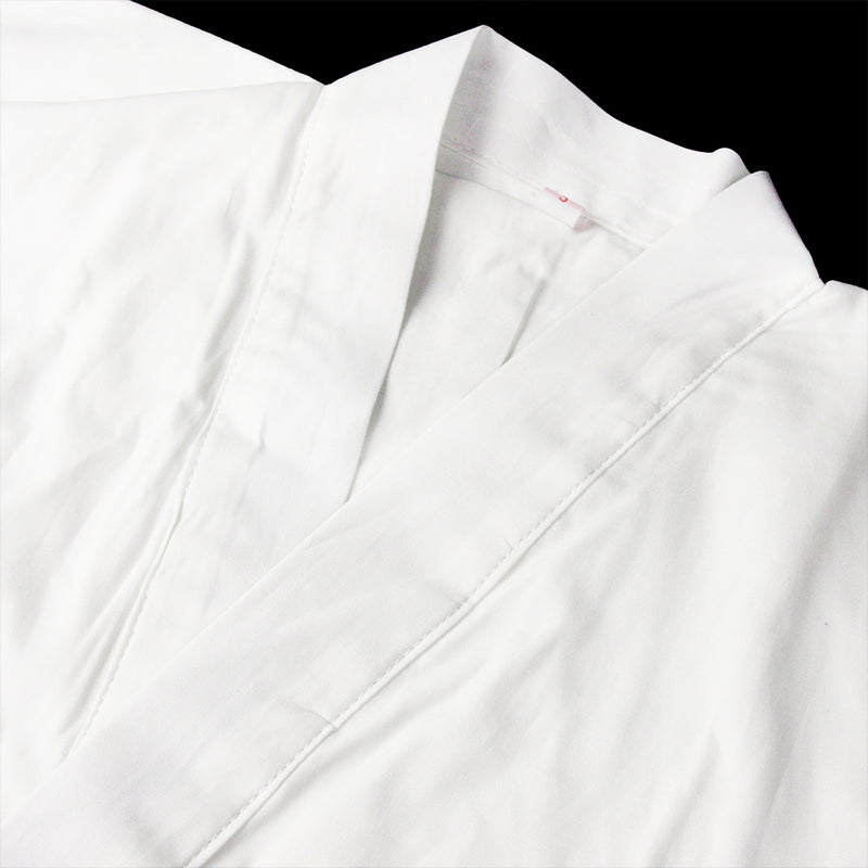Close-up of the collar.