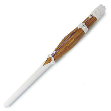  Full view of the suburi shinai.
