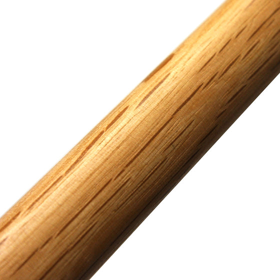 Close-up of the red oak wood grain.