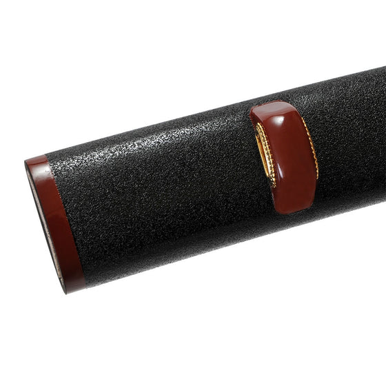 The red lacquered kurigata featuring a gold palted shitodome.