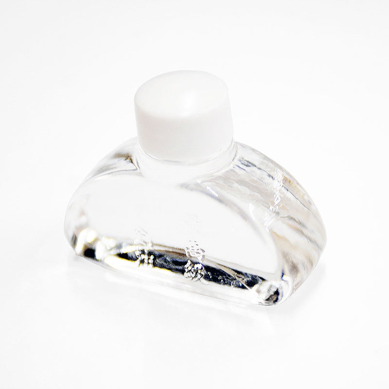 The choji oil that the set uses.