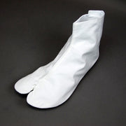 Example of the profile of the tabi when worn.