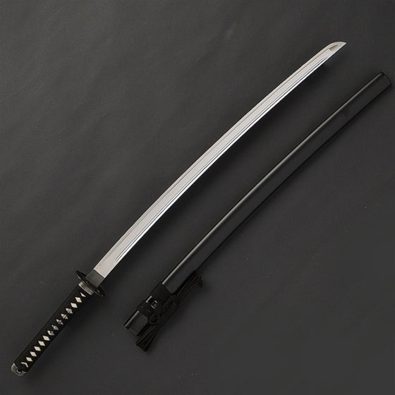 The iaito next to its saya.