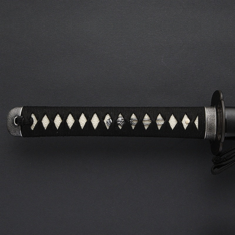 Full view of the saya featuring the ebi menuki.