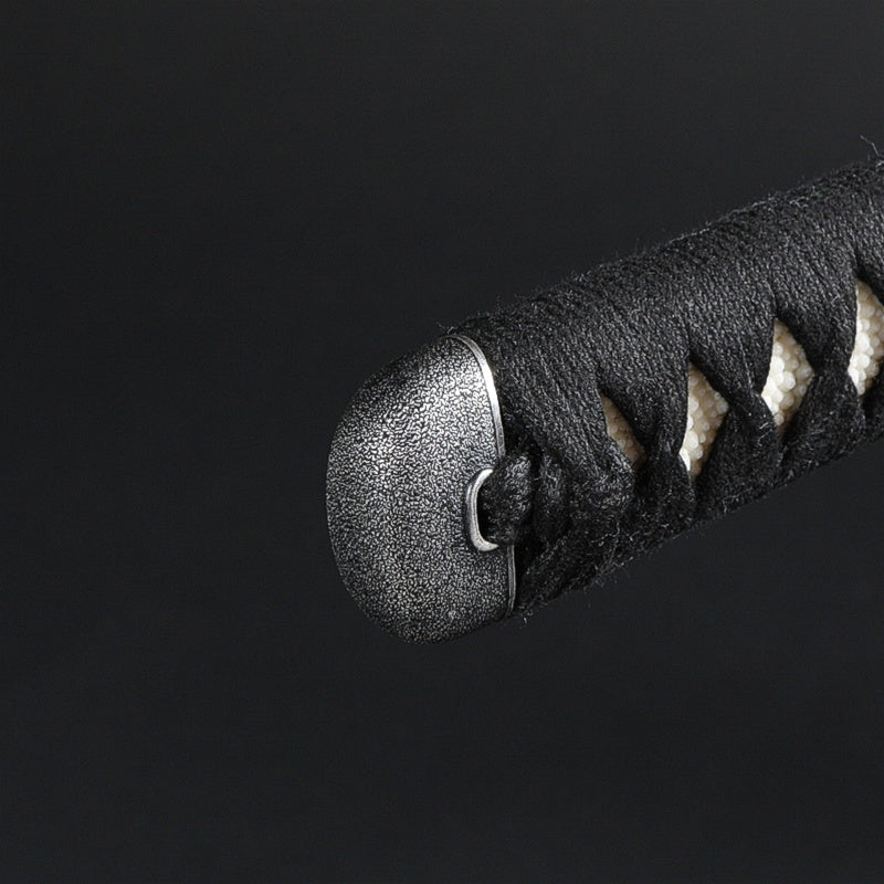 Close-up of the ishime style tsuka kashira.