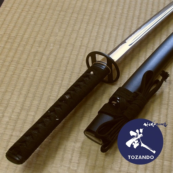 View of the hon higo tsuka, ourside of the saya.