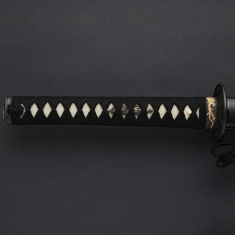 Full view of the tsuka and fittings.