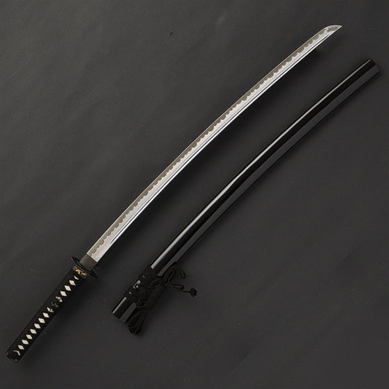 Full view of the iaito outside of its saya.