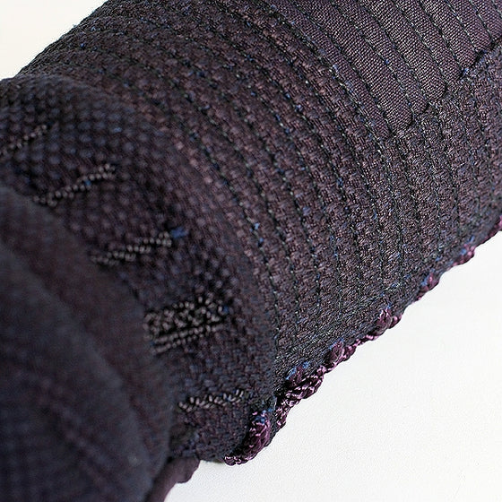 Side angle view of the 5mm futon and wrist joint.