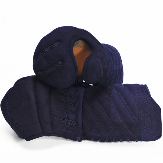Shudo kote with deerskin reinforcement, full view.