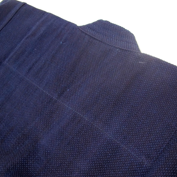 Rear view of the shoulders.