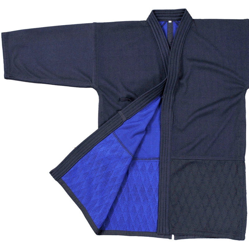 Lain flat and opened so inner lining is visible.