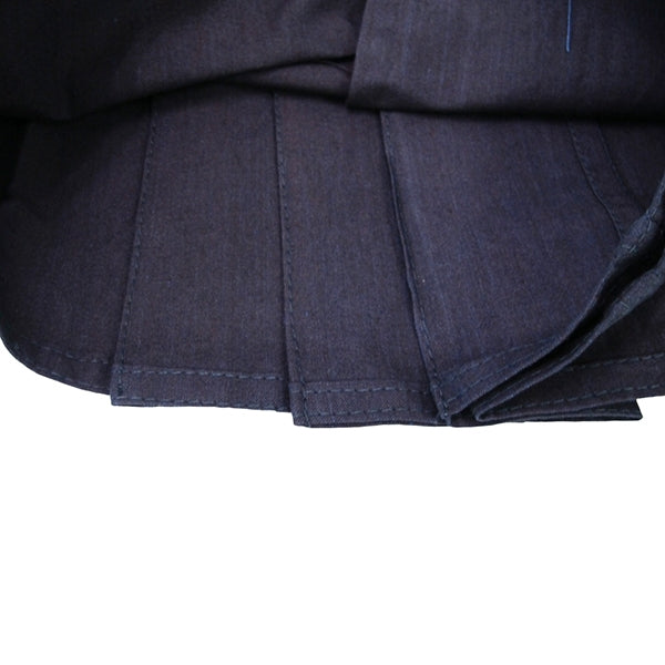 Bottom hem close-up.