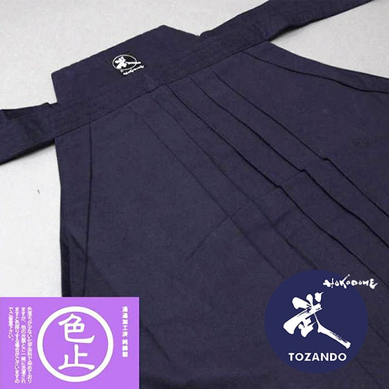 Front view of pleats and obi.