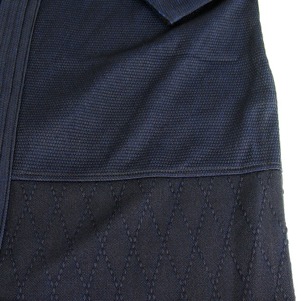 Sashiko and hishi-zashi weave comparison.