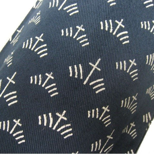 Close-up of the cotton fabric and shobu iris design.
