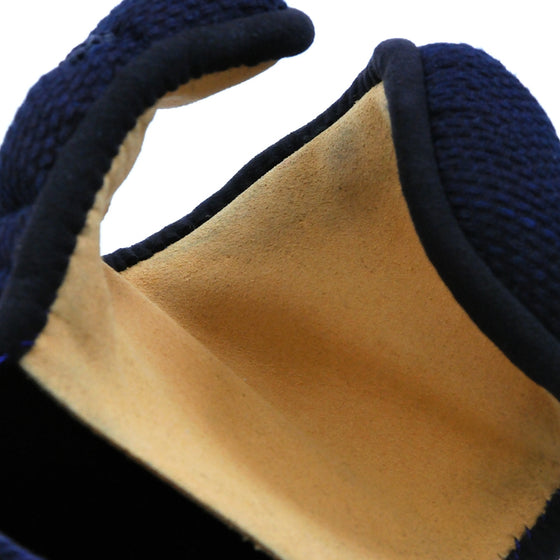 Close-up of the clarino tenouchi.