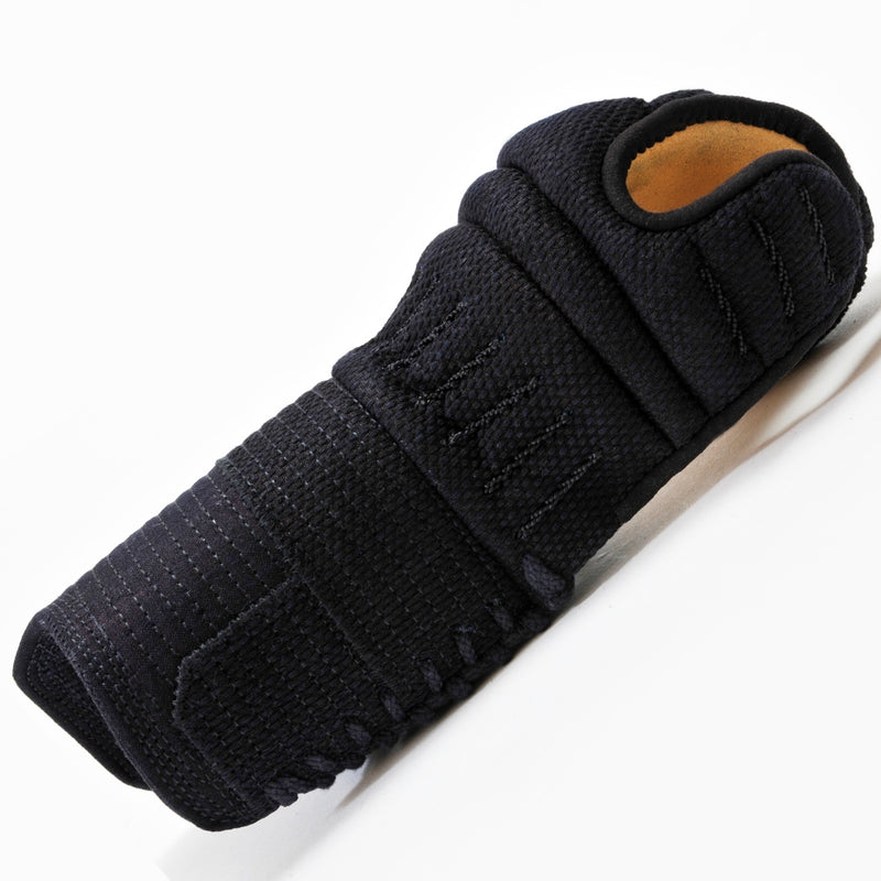 Side view of the kote, including the thumb.