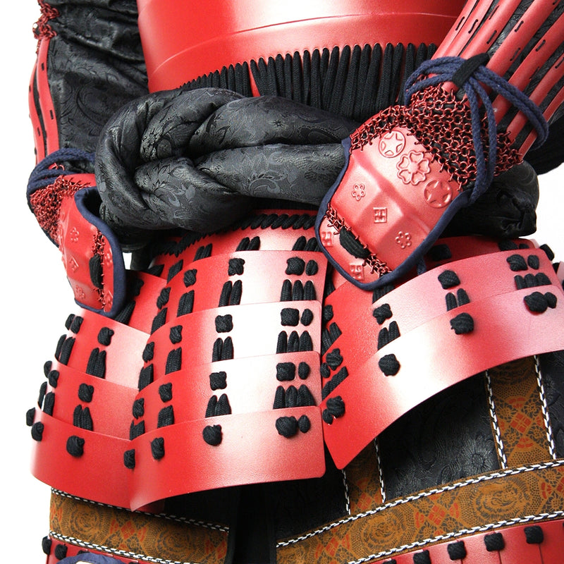 Mitsu-kuwagata Maedate Kabuto Okegawa Nimaido Gusoku Yoroi