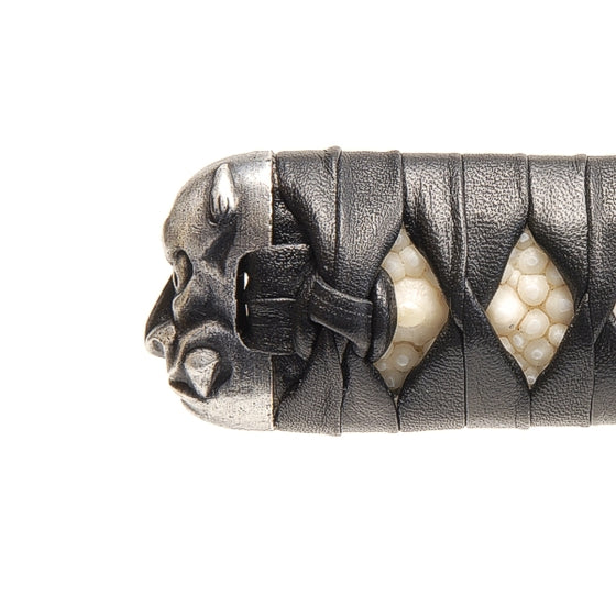 Close-up of the  Kashira from the side