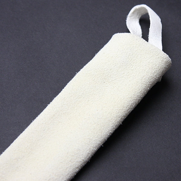 Close-up of the toko leather material.