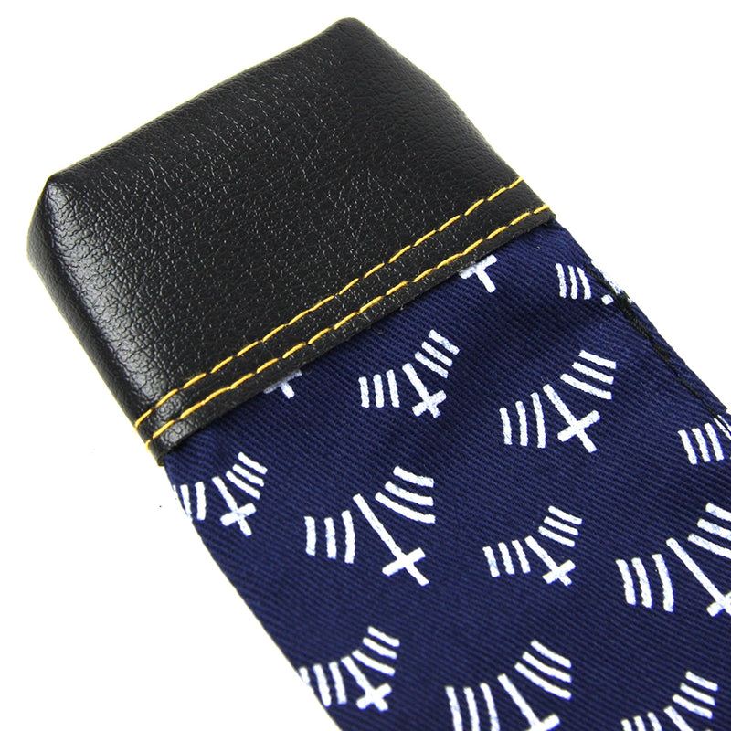 View of the reinforced synthetic leather end.
