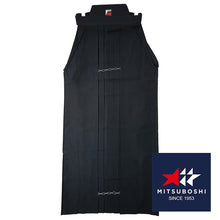  Full view of the black memory pleats hakama.