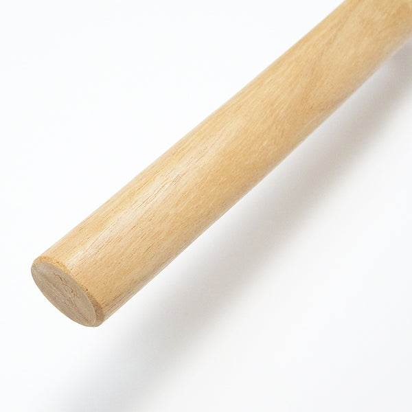 Close-up of the flat tsuka-gashira.