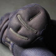 Close-up of the koto konkawa deerskin kote atama.