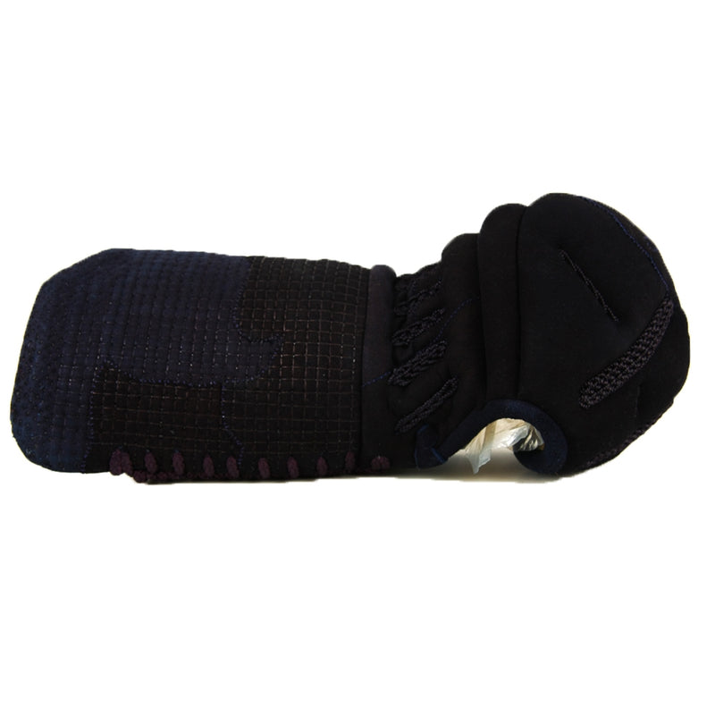 The flexible wrist joint seen side-on.