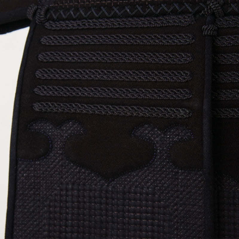 The indigo deerskin decoration of the odare.