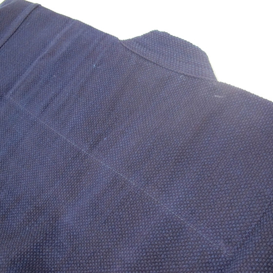 View of the single-layer dogi shoulders.
