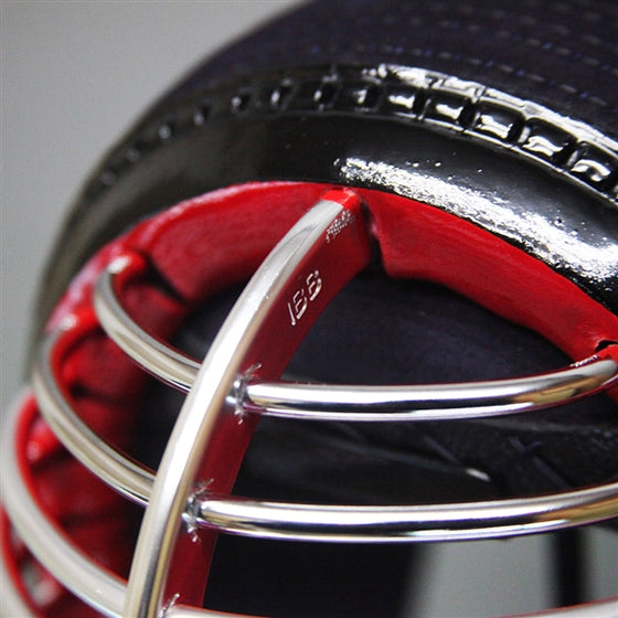 Close-up of the kyokuho model's IBB duralumin mengane.