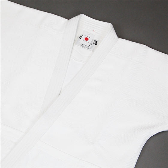 Close-up of the collar area.