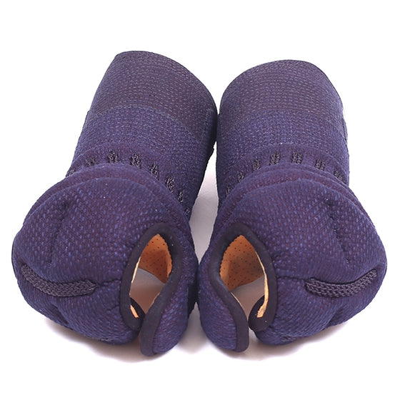 Straight on view of the kote pair.