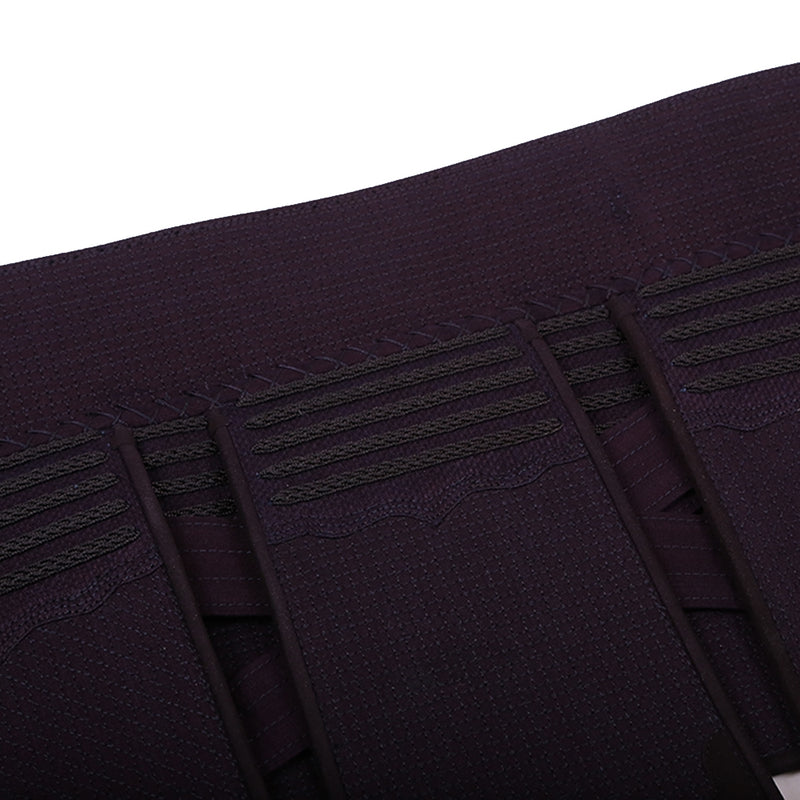 Closer view of the tare and the cross-stitching.