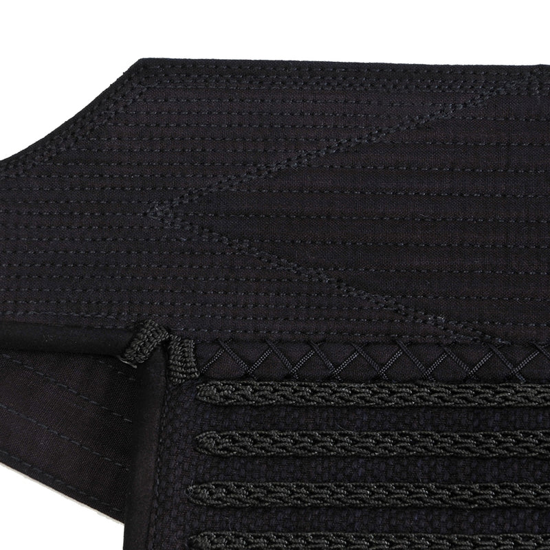 Close-up of the tare's haraobi stitching.