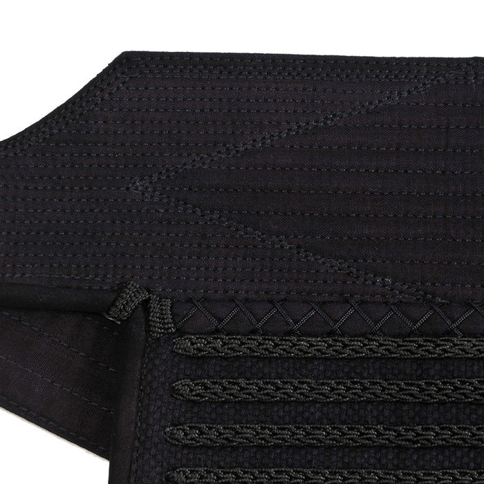 Close-up of the tare's haraobi stitching.
